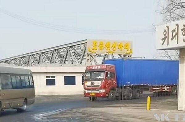 [단독]中, 탈북민 70여 명 또 강제 북송…대형 트럭에 실려나가